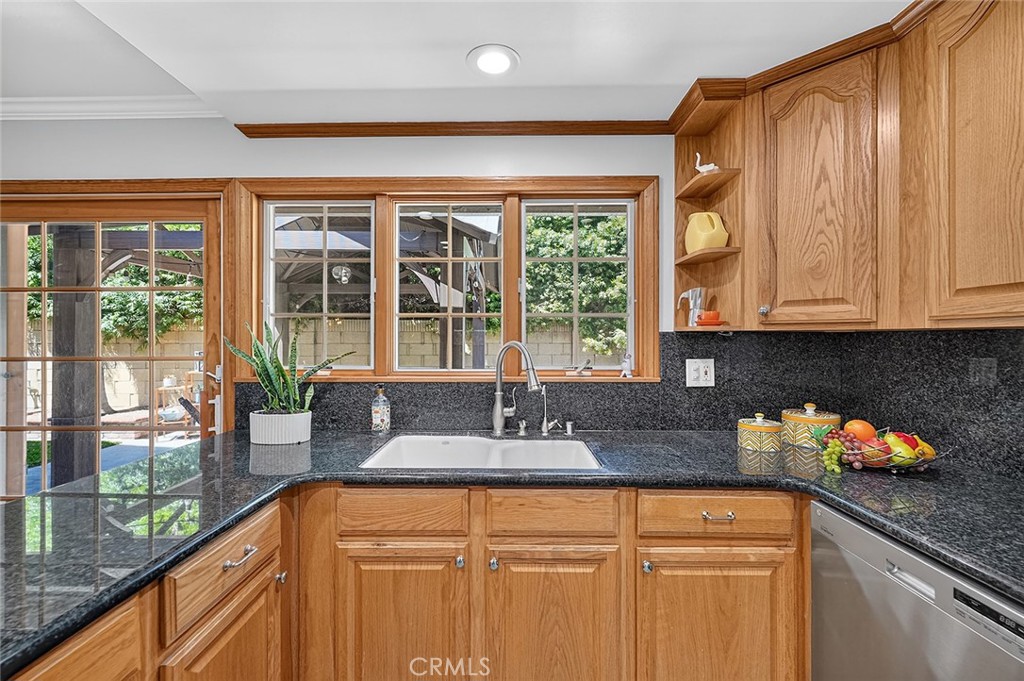 3541 Goldenrod Property Photo 14