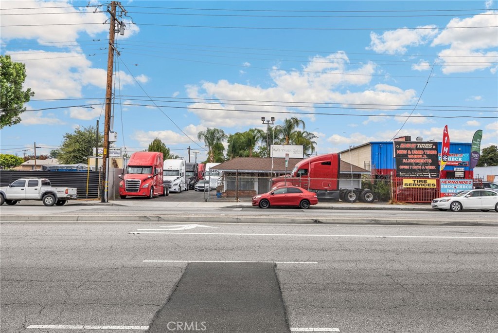 13435 Imperial Highway Property Photo 8