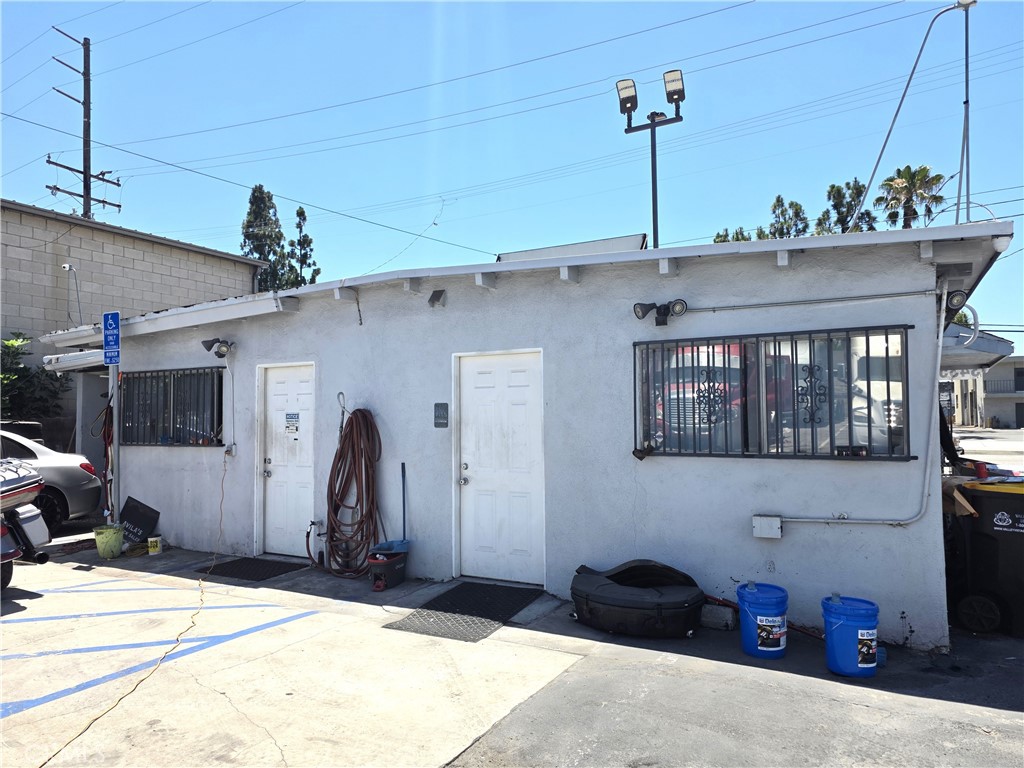 13435 Imperial Highway Property Photo 11
