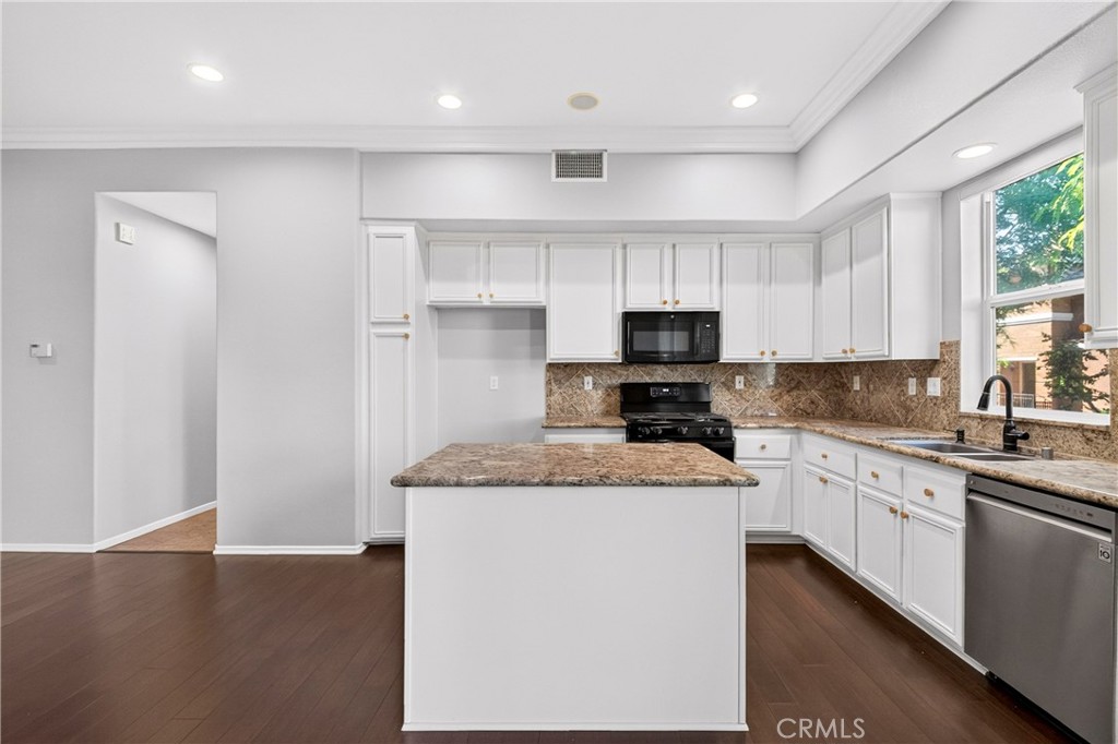 2260 Clark Property Photo 6