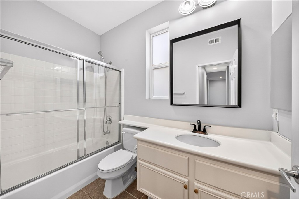 2260 Clark Property Photo 14