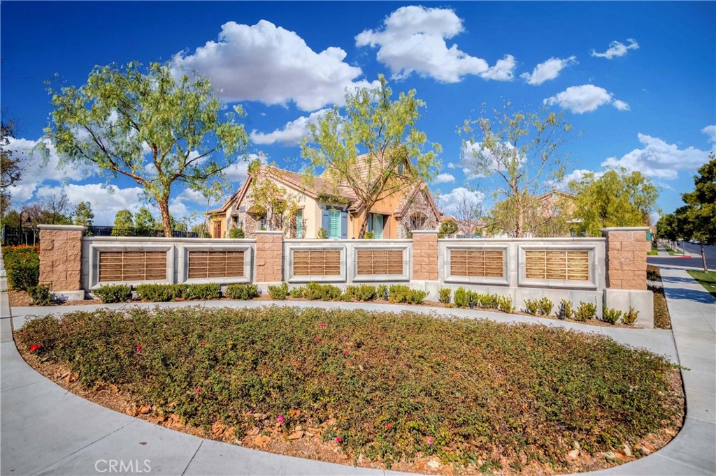 2260 Clark Property Photo 21