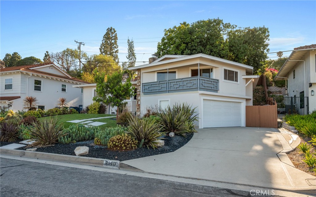 29417 N Enrose Avenue Property Photo 2