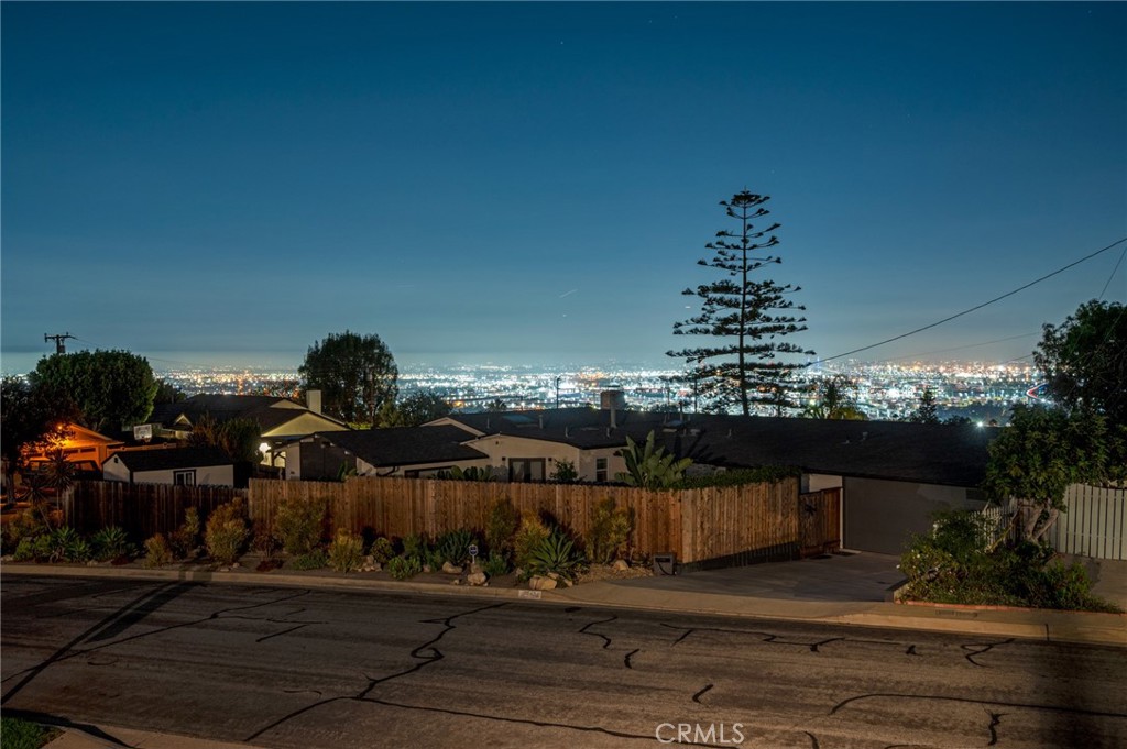 29417 N Enrose Avenue Property Photo 15
