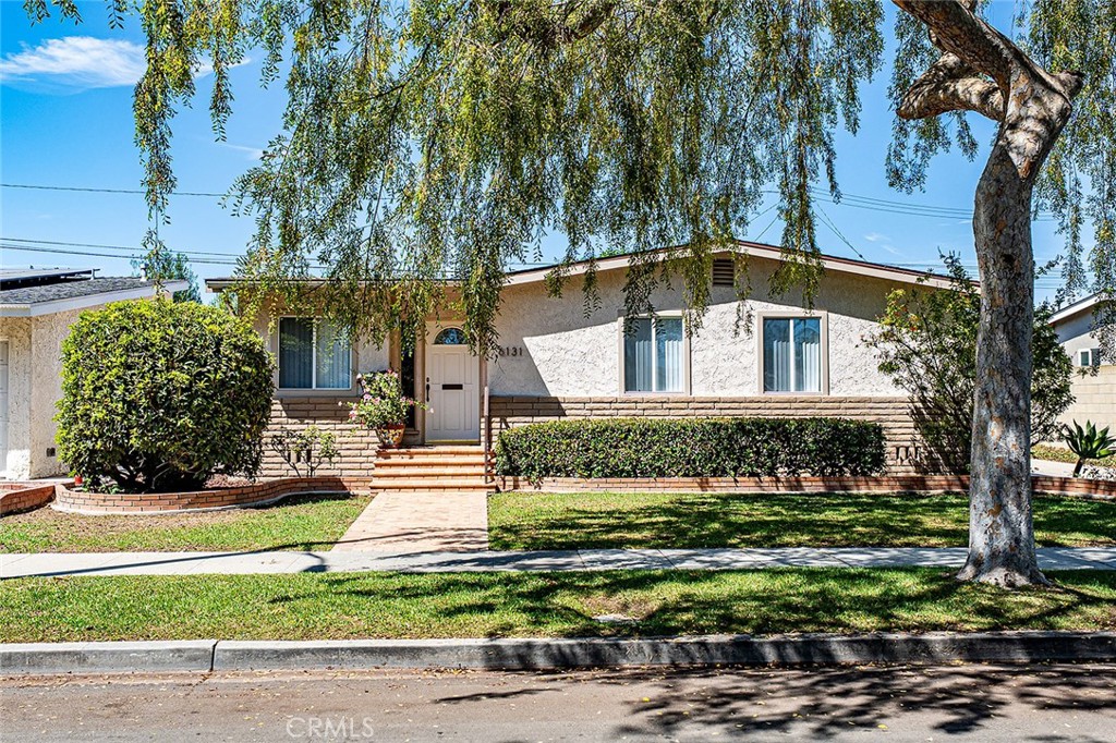 6131 E Benmore