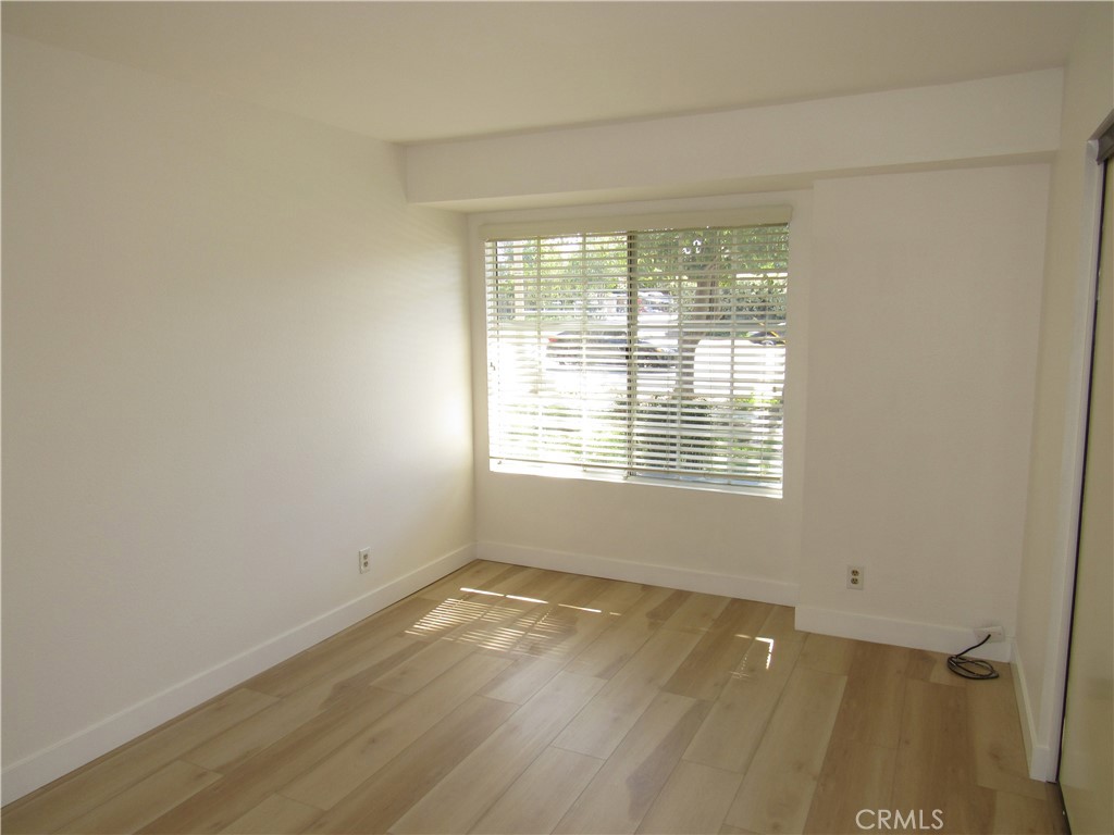 1099 W Ontario Property Photo 8