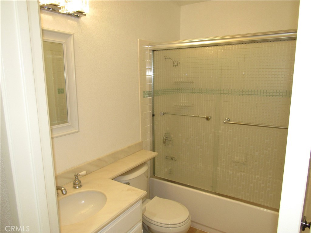 1099 W Ontario Property Photo 9