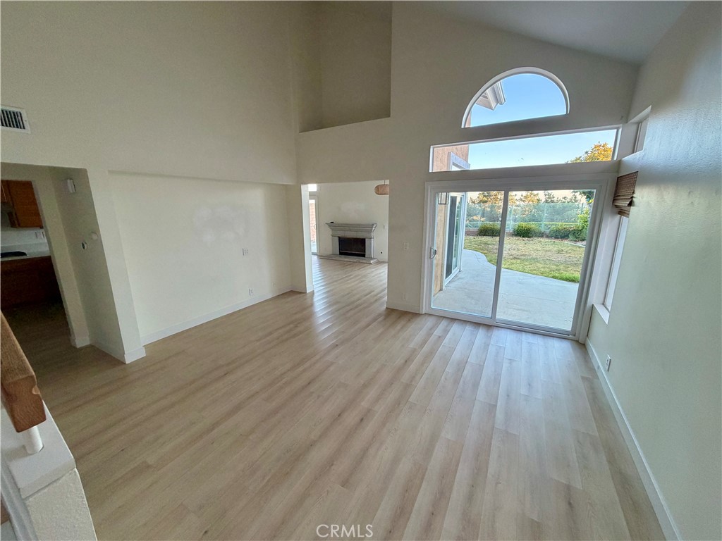 828 E Davidson Court Property Photo 4