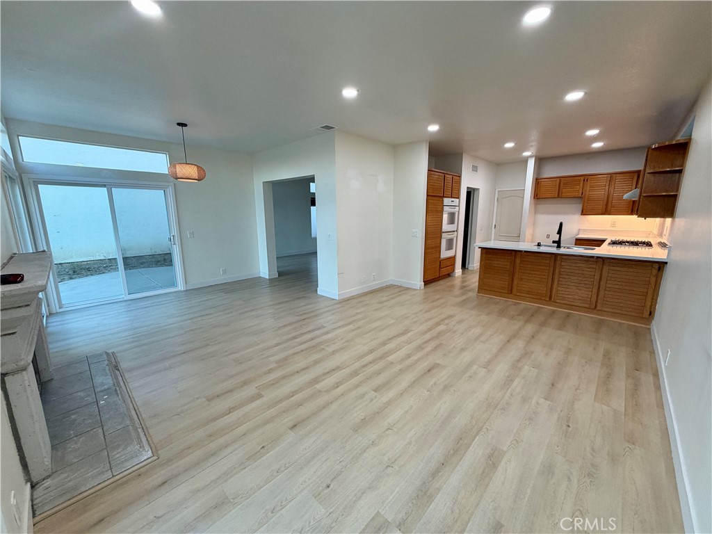 828 E Davidson Court Property Photo 7