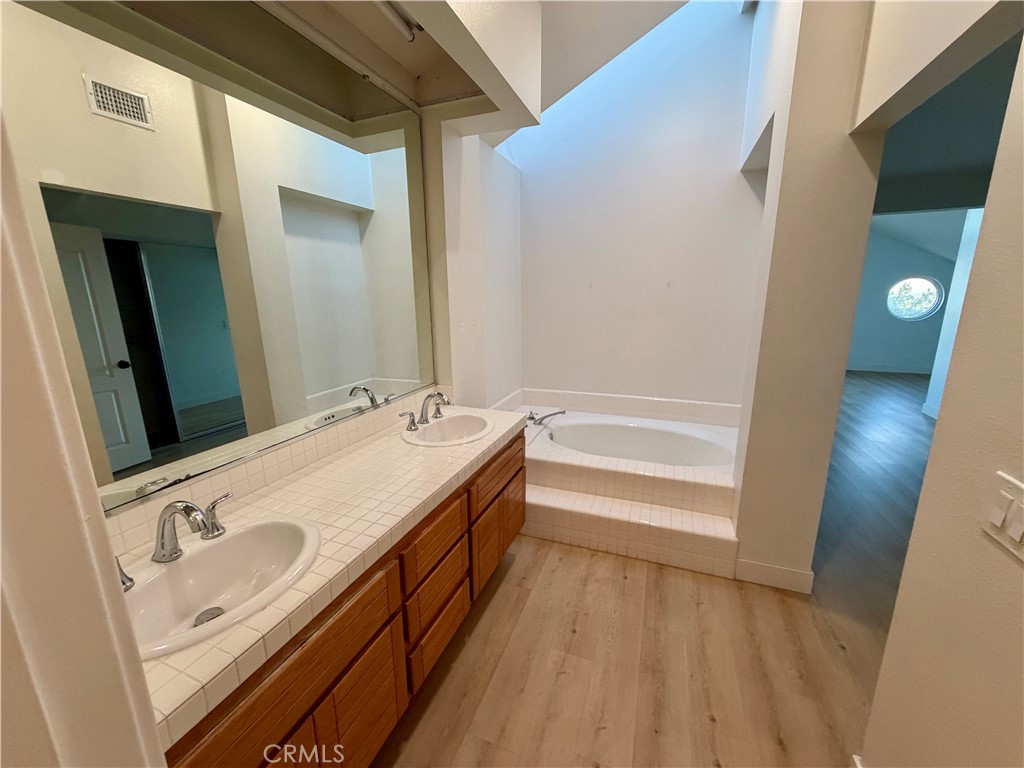 828 E Davidson Court Property Photo 16
