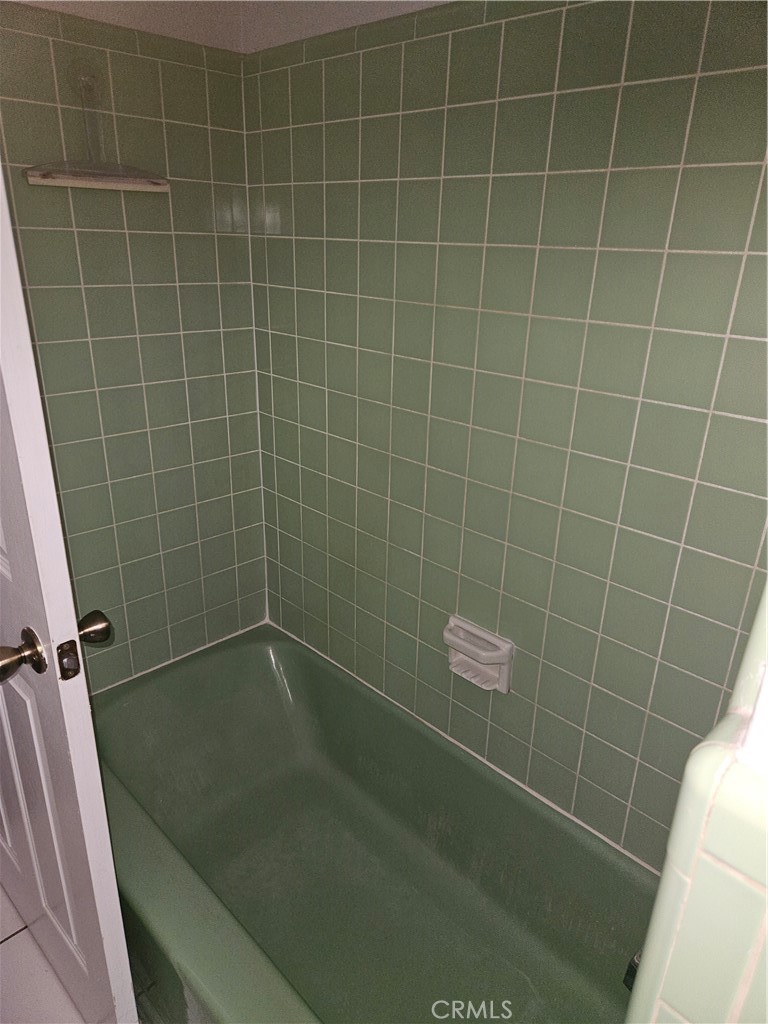 1724 E 1st 3 Property Photo 15
