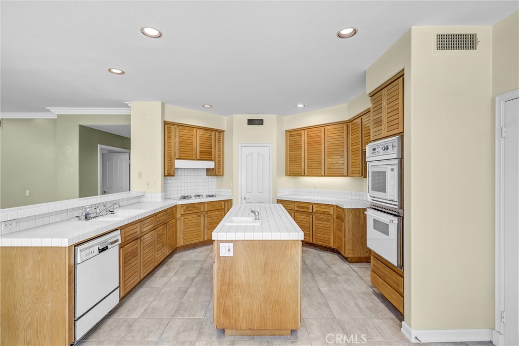 4824 Firenza Drive Property Photo 15