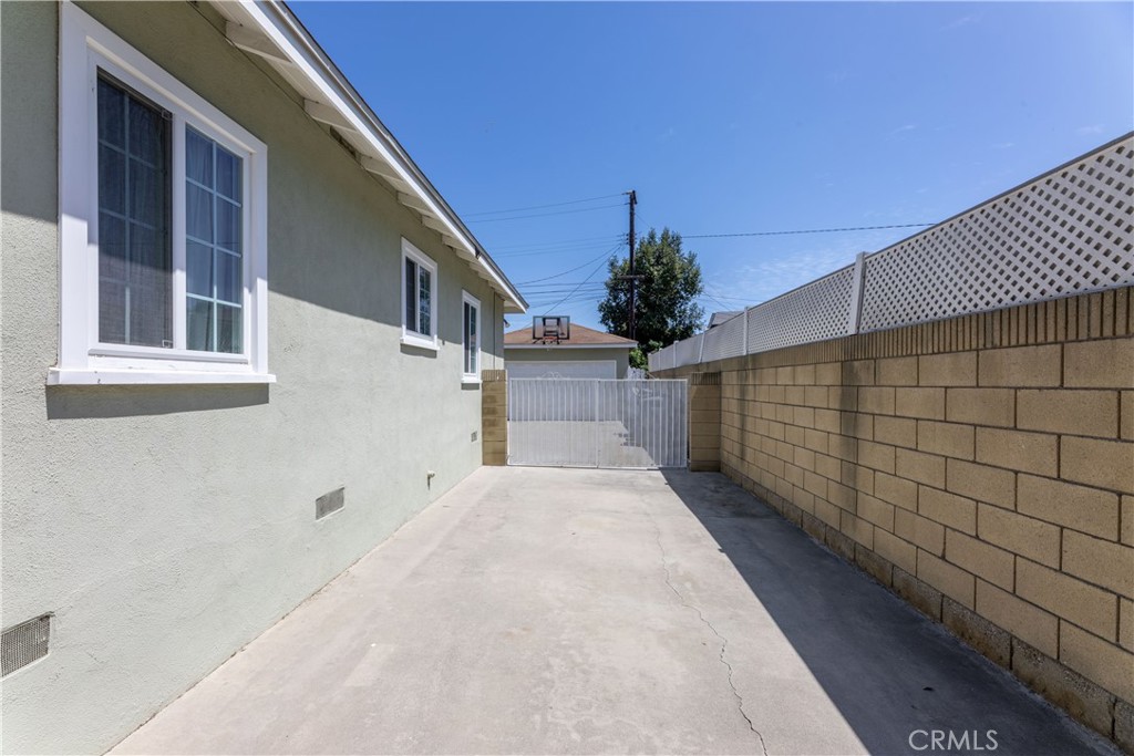5710 Faust Property Photo 4