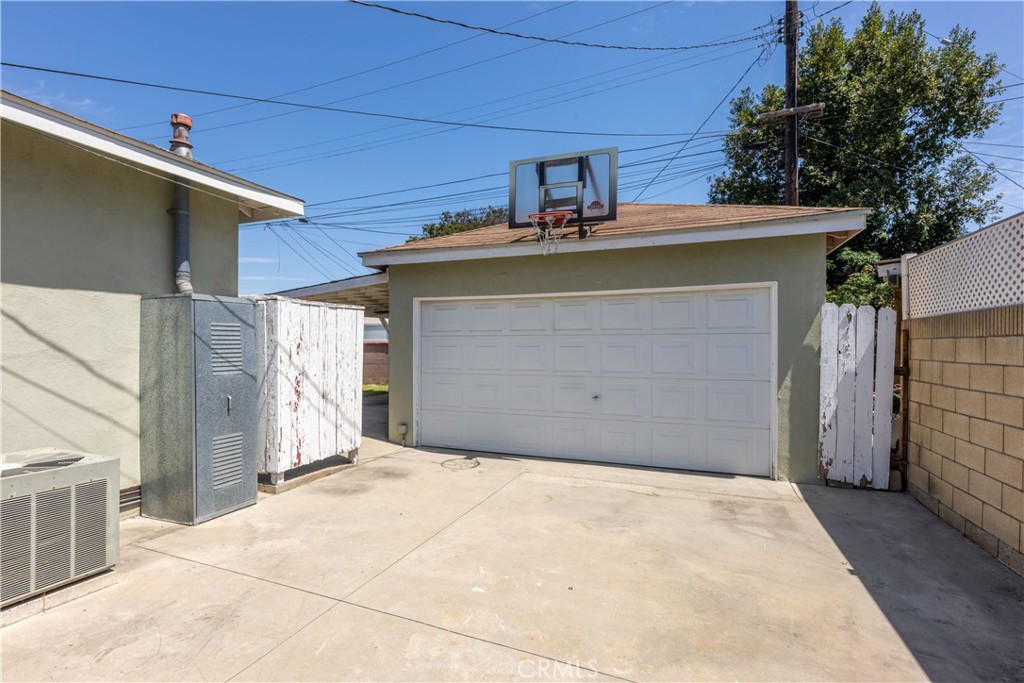 5710 Faust Property Photo 31