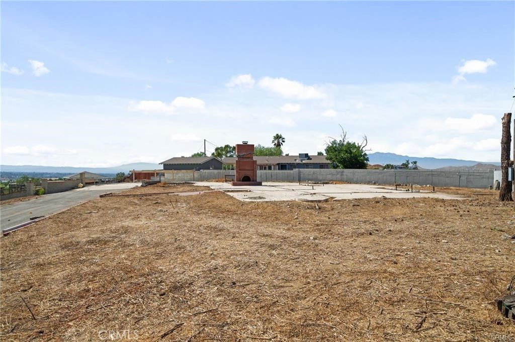 7800 View Property Photo 11