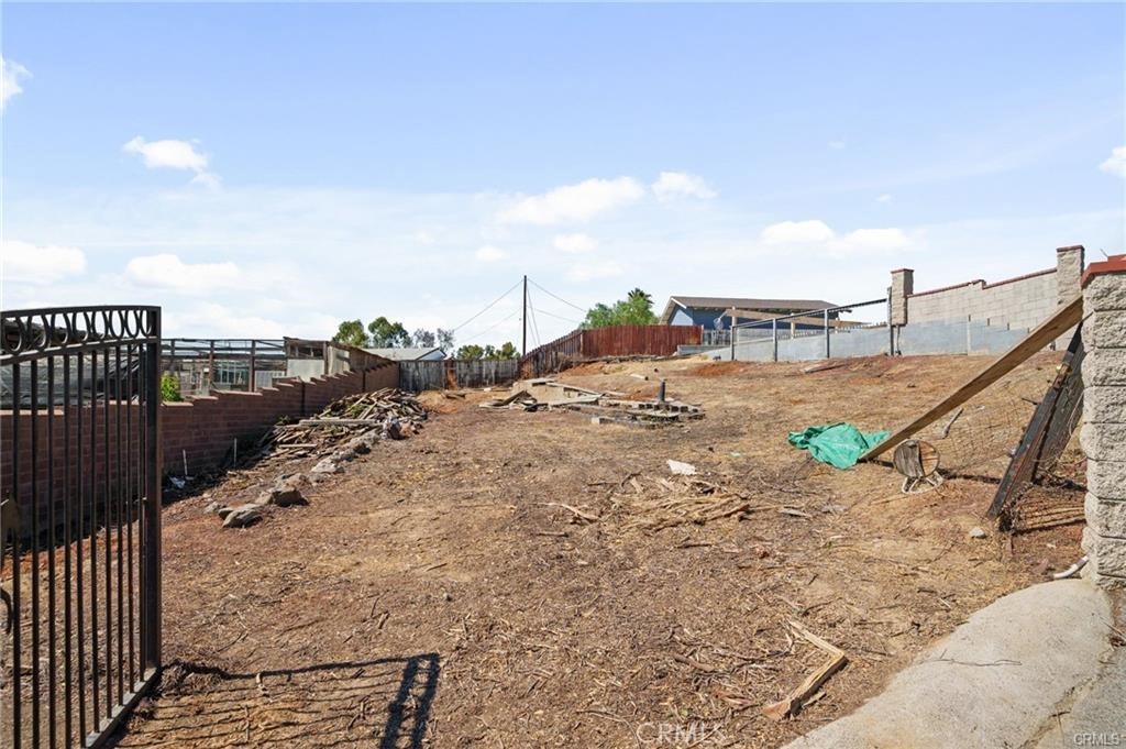 7800 View Property Photo 14