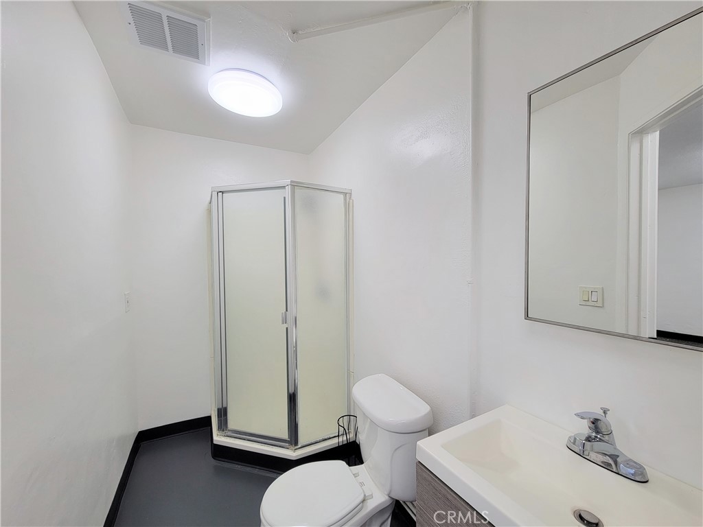 5540 Atlantic Avenue Property Photo 14