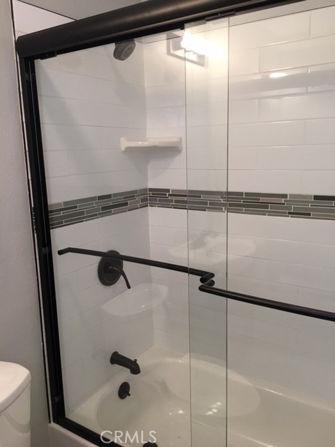 1634 W Parade Property Photo 4