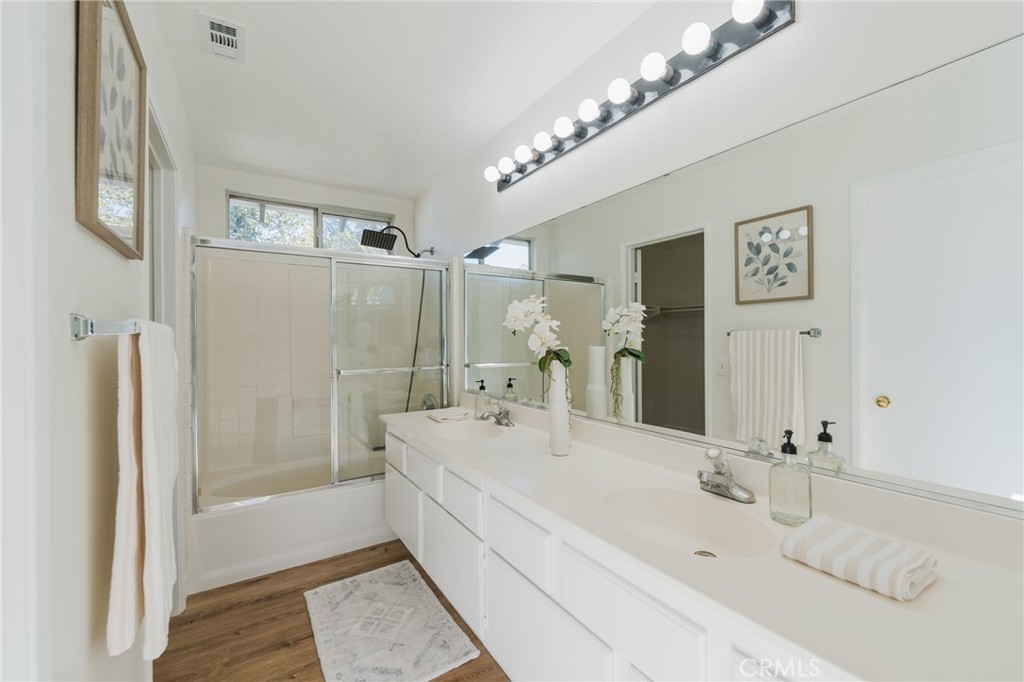 515 E Cypress Property Photo 19