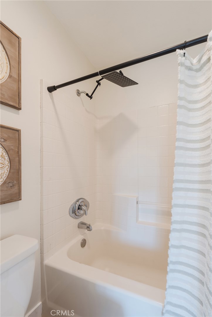 515 E Cypress Property Photo 25