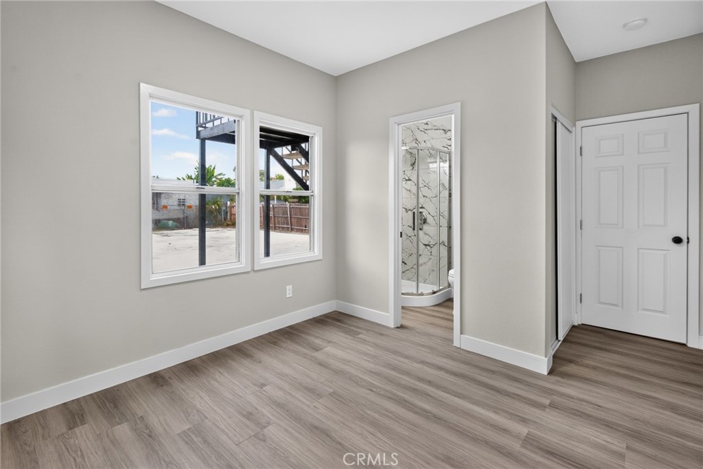 611 W 46th Property Photo 17