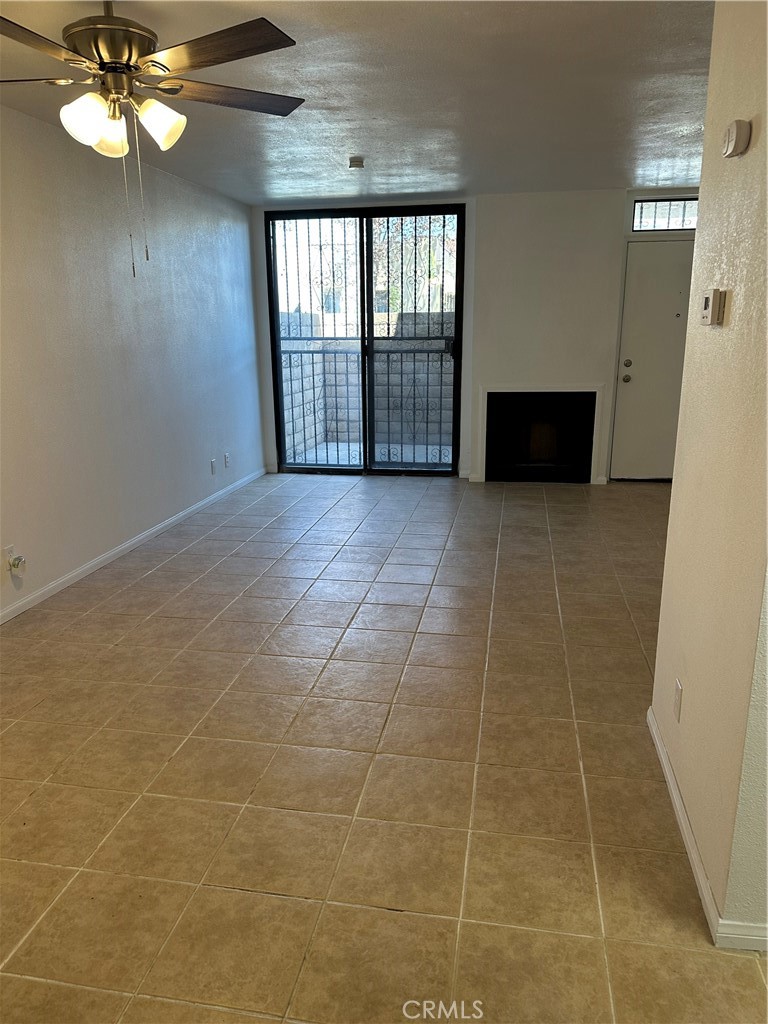 2674 Clarendon, B Avenue Property Photo 5