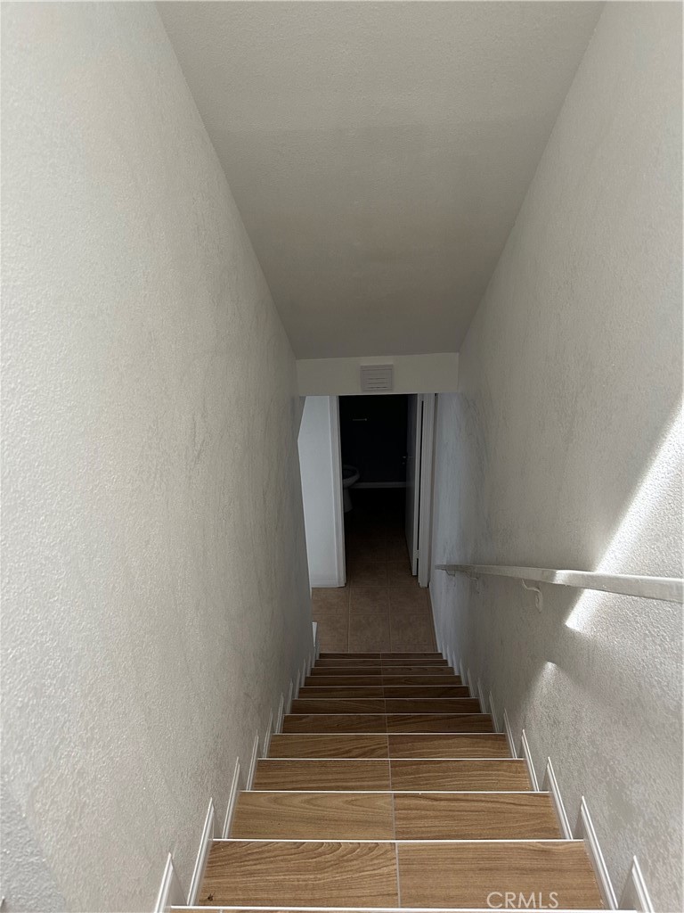 2674 Clarendon, B Avenue Property Photo 9