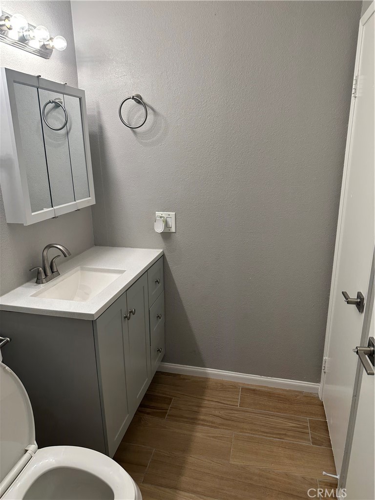 2674 Clarendon, B Avenue Property Photo 12