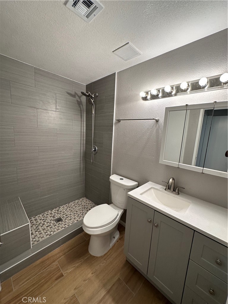 2674 Clarendon, B Avenue Property Photo 18
