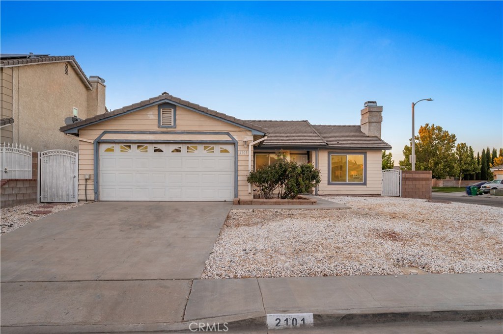 2101 Forry Property Photo 2