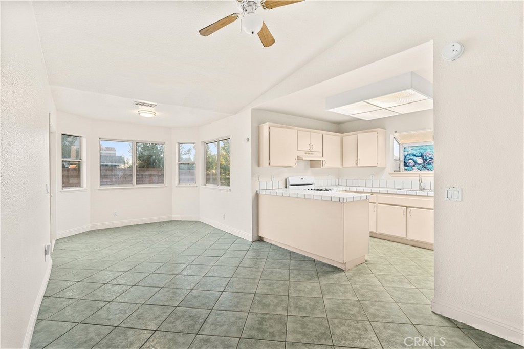 2101 Forry Property Photo 6