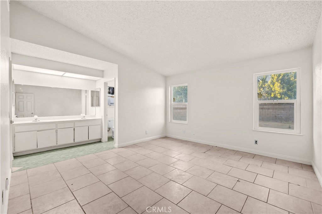 2101 Forry Property Photo 14