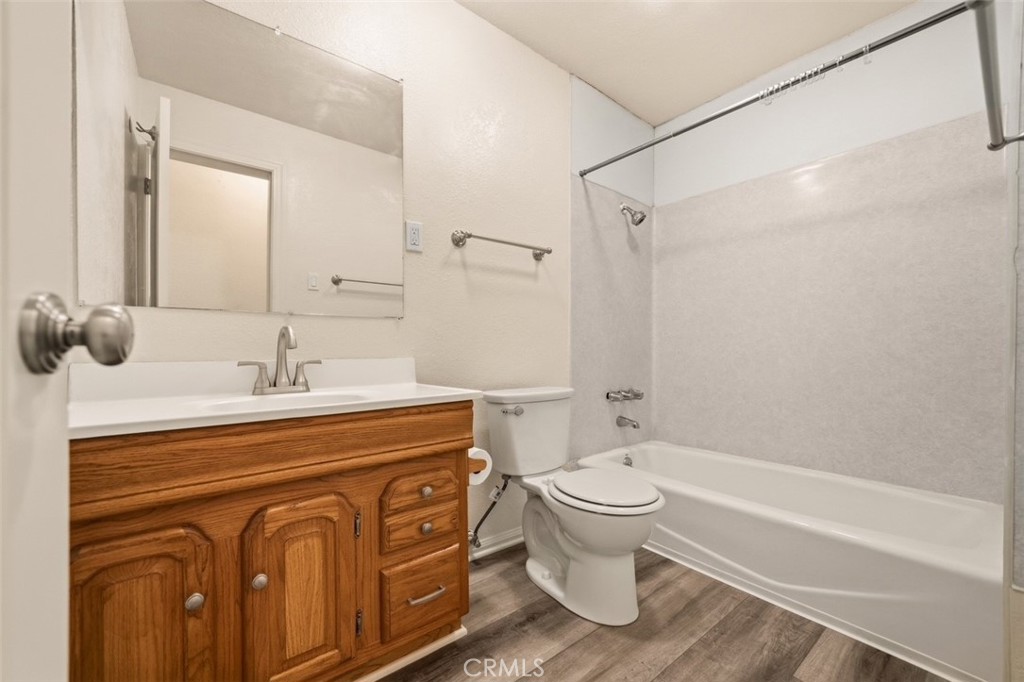 3632 E 1st Property Photo 8