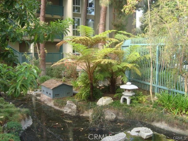 412 N Bellflower 104 Property Photo 3