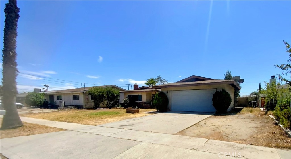 17669 Pinedale Property Photo 3