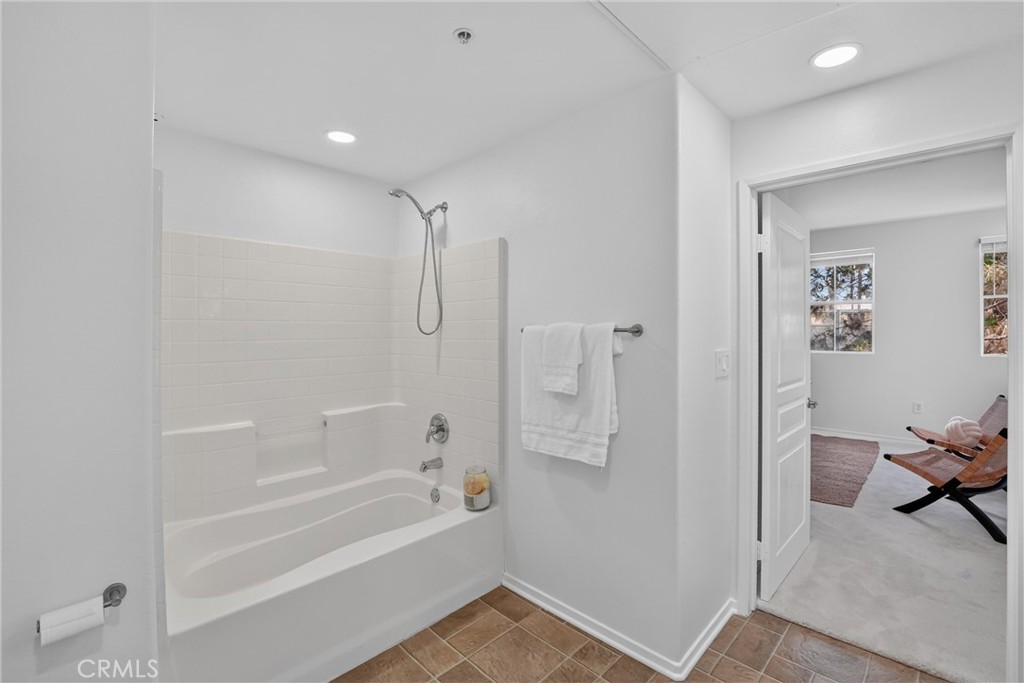 3422 Watermarke Property Photo 33