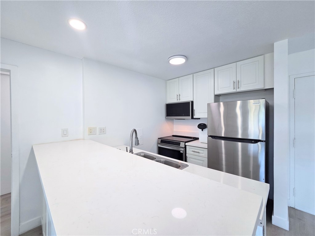 5585 E Pacific Coast Highway 240 Property Photo 10