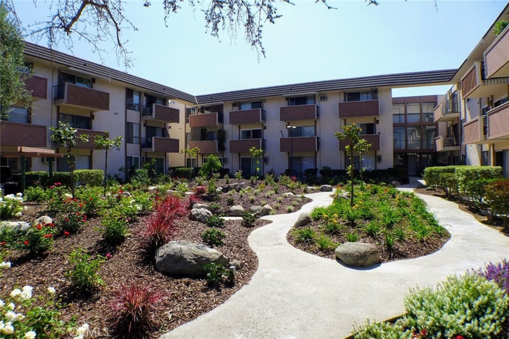 5585 E Pacific Coast Highway 240 Property Photo 23