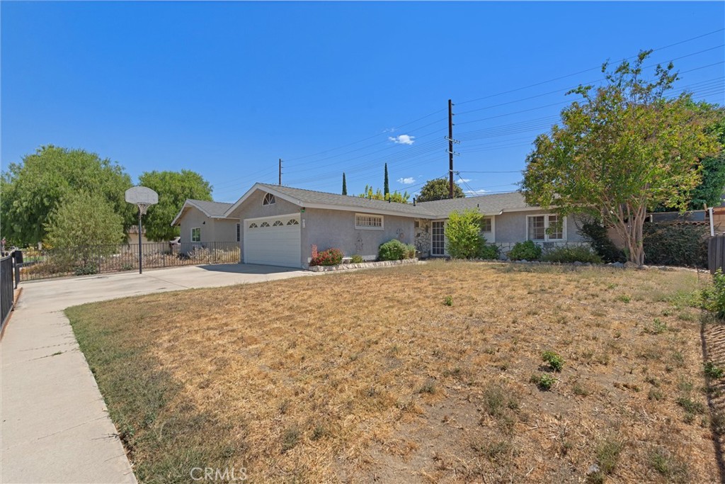 23328 Gilmore Street Property Photo 4