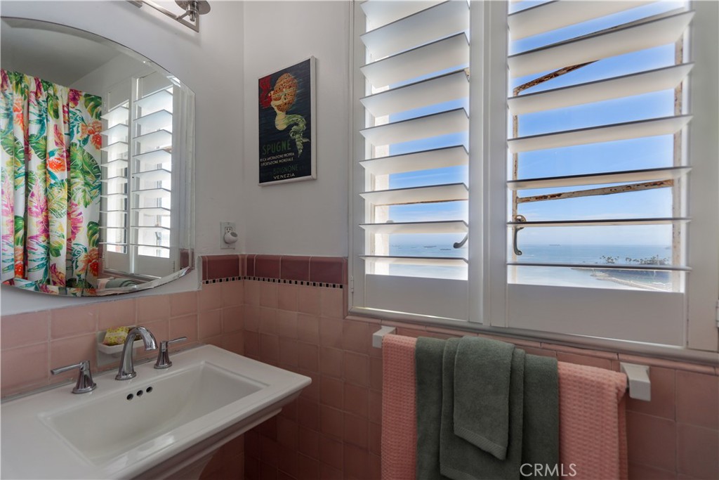 800 E Ocean 1203 Property Photo 12