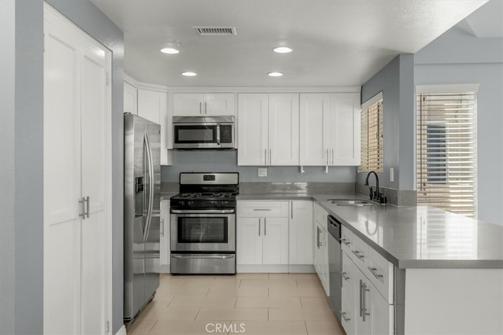 4561 Warner Property Photo 6