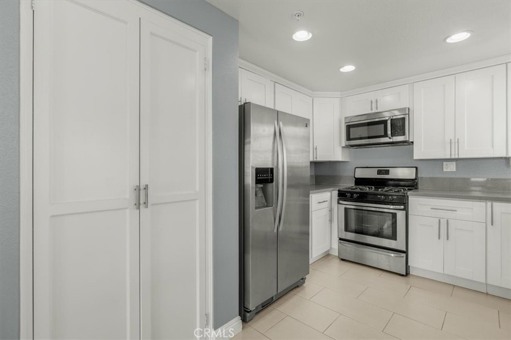 4561 Warner Property Photo 9
