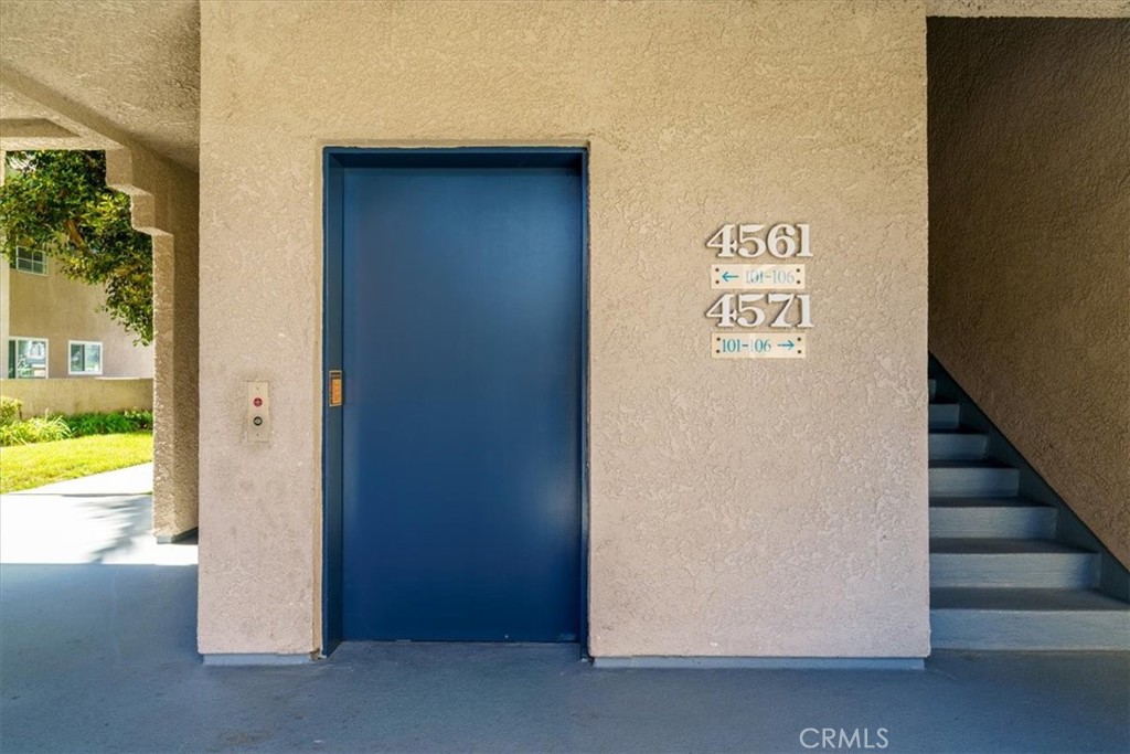 4561 Warner Property Photo 27