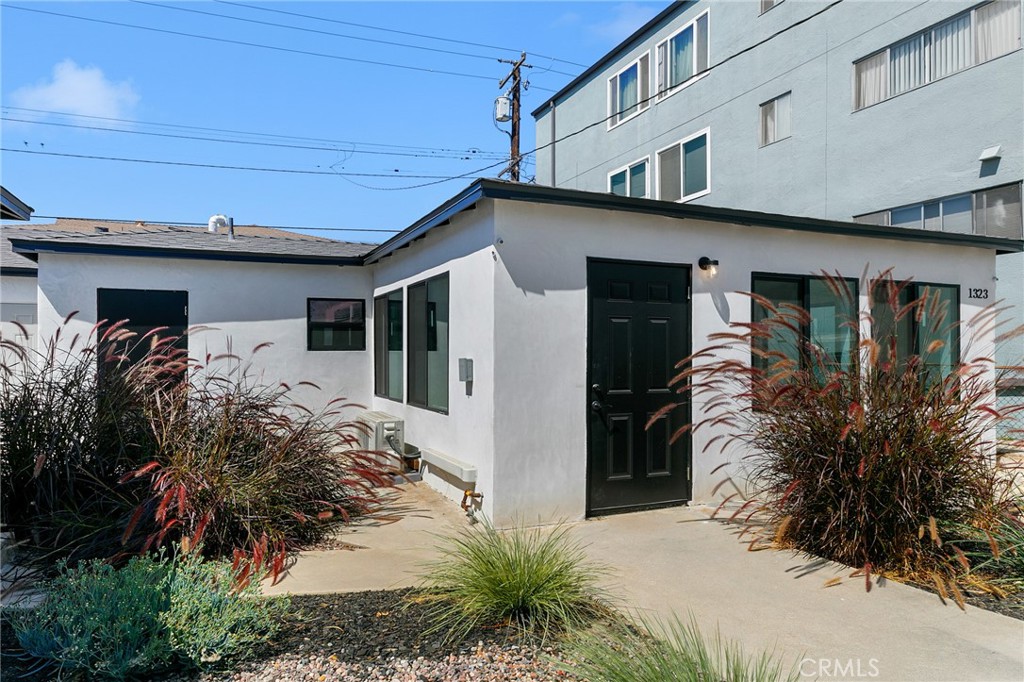 1317 E 1st Property Photo 2