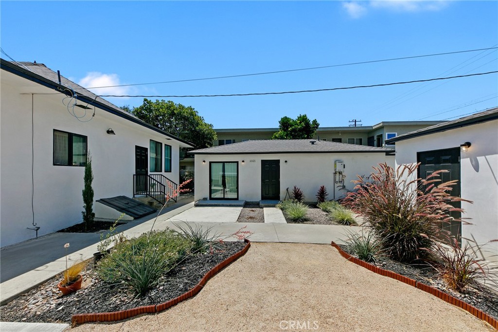 1317 E 1st Property Photo 3