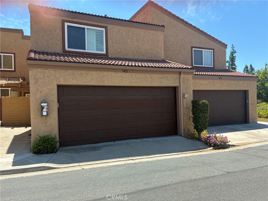 1402 Vista Grande Property Photo 3