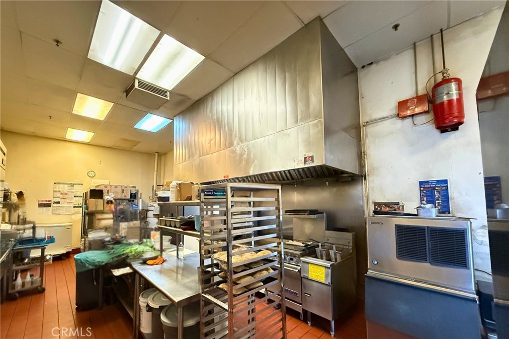 4110 N Harbor Blvd Property Photo 12