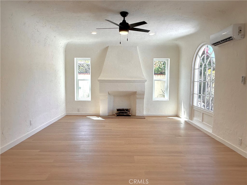 472 W Burnett Property Photo 4