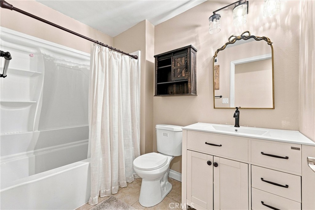 25711 Chrisanta Drive Property Photo 28