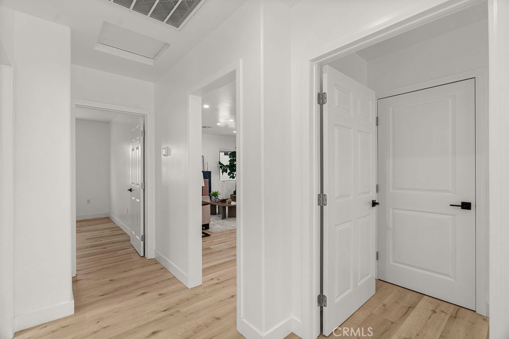 5419 S Rimpau Property Photo 14